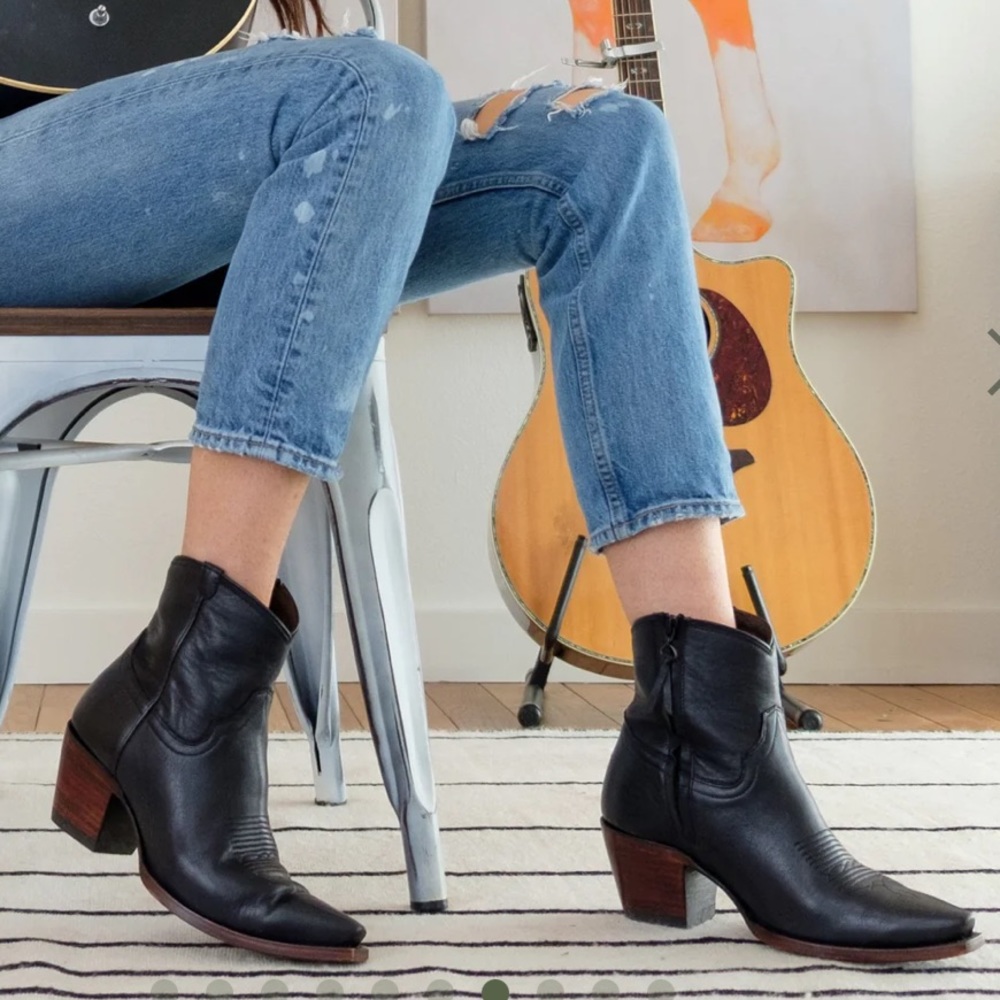 •TECOVAS• ‘The Daisy’ Zip Bootie